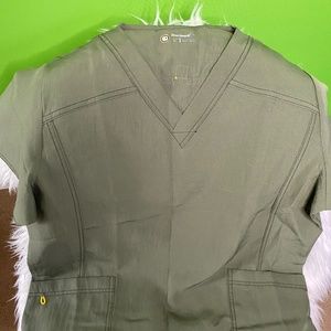 WonderWink XL scrub top